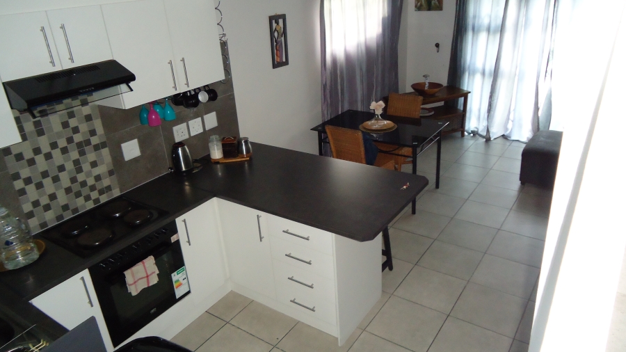 2 Bedroom Property for Sale in Stratford Green Western Cape